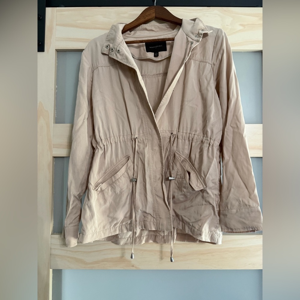 SOLD Banana Republic Beige Utility Jacket MP Petite 100% Lyocell Lightweight